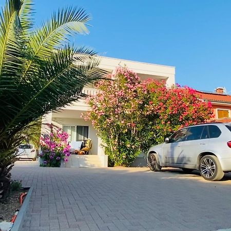 Barbat na Rabu Mr. Hall Apartments מראה חיצוני תמונה