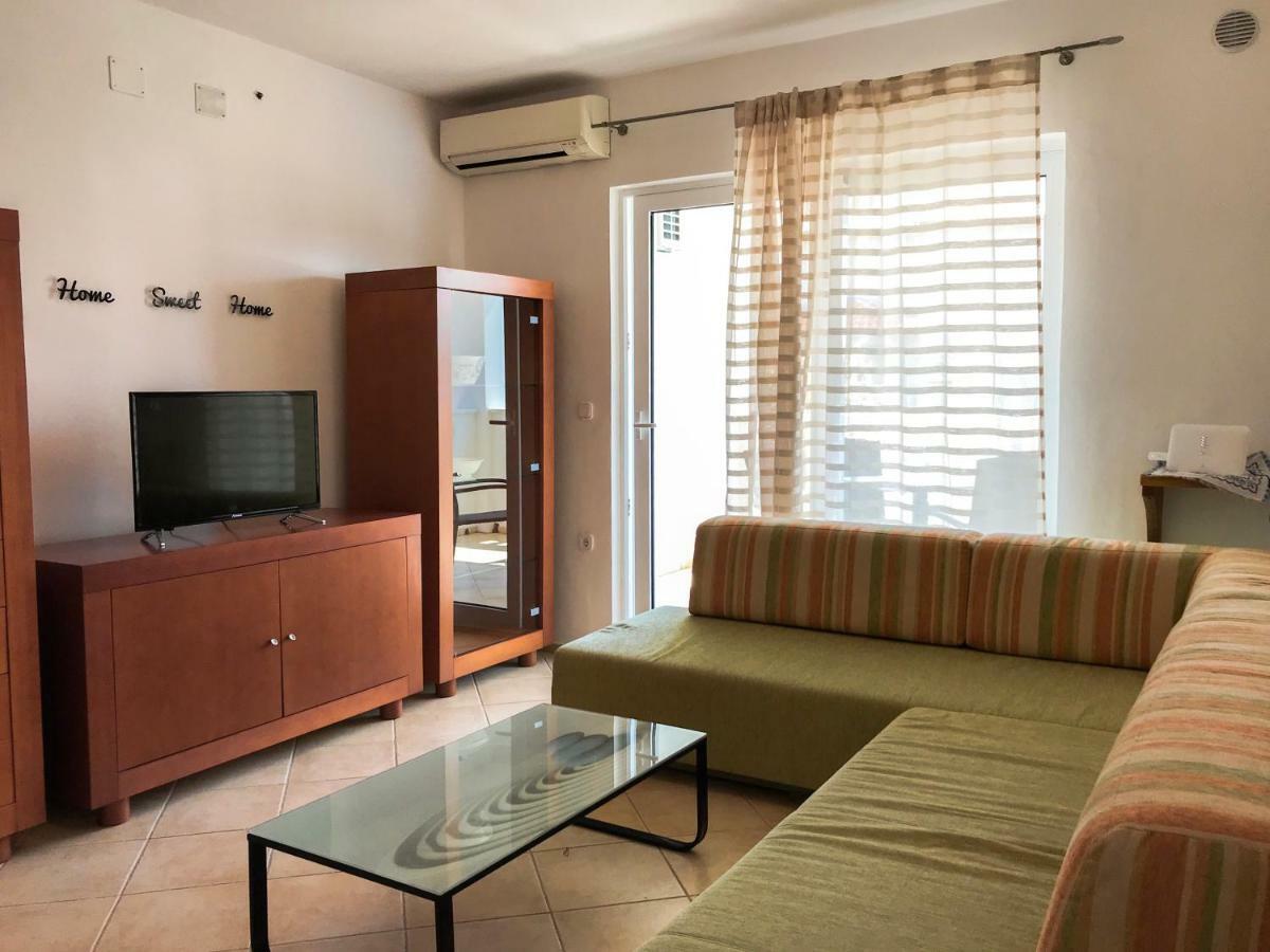 Barbat na Rabu Mr. Hall Apartments מראה חיצוני תמונה