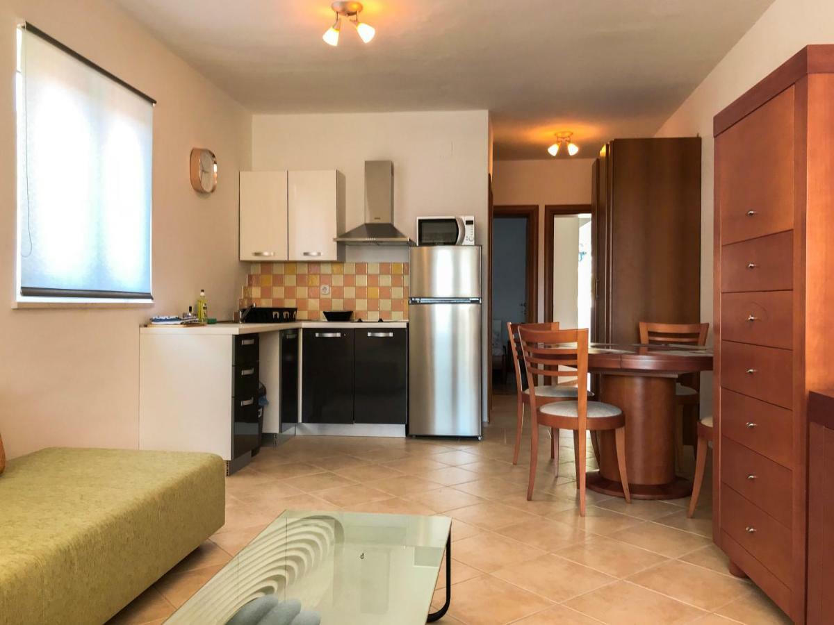 Barbat na Rabu Mr. Hall Apartments מראה חיצוני תמונה