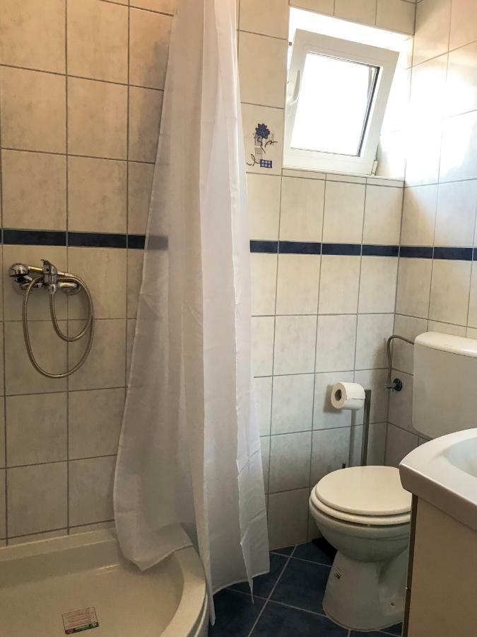 Barbat na Rabu Mr. Hall Apartments מראה חיצוני תמונה