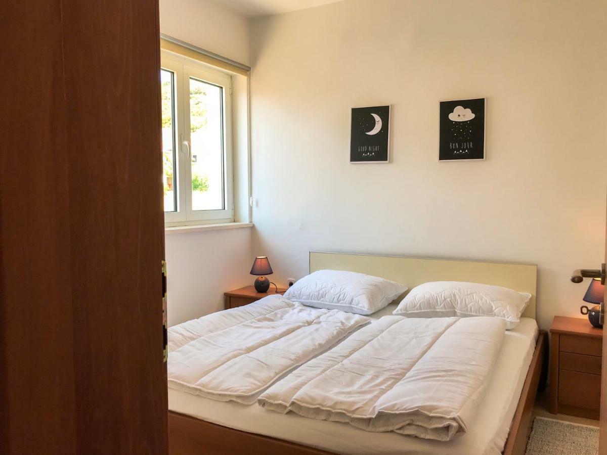 Barbat na Rabu Mr. Hall Apartments מראה חיצוני תמונה