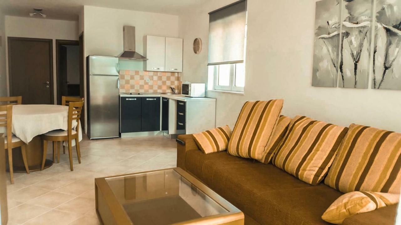 Barbat na Rabu Mr. Hall Apartments מראה חיצוני תמונה